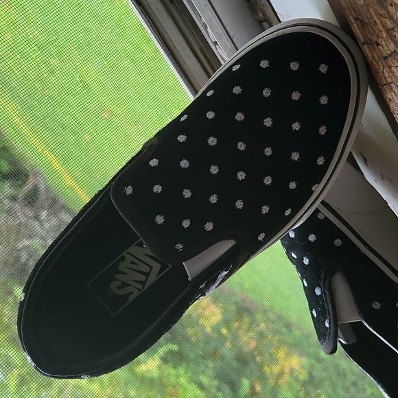 Van's Women's size 5.5. Brand new. Black with white polka dots. Worn 3times. - Picture 2 of 11